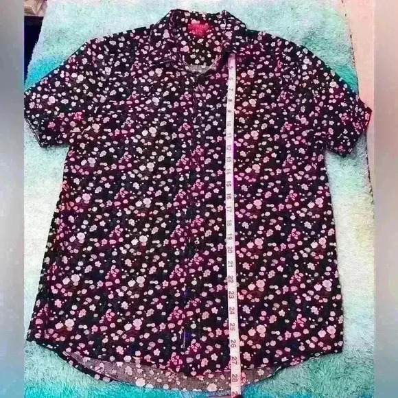 🔥Guess florar shirt 🔥 - Picture 3 of 4